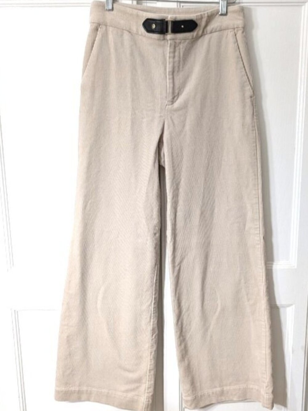 NWOT LOFT Neutral Corduroy Wide Leg Pants in Cream Color Size 2